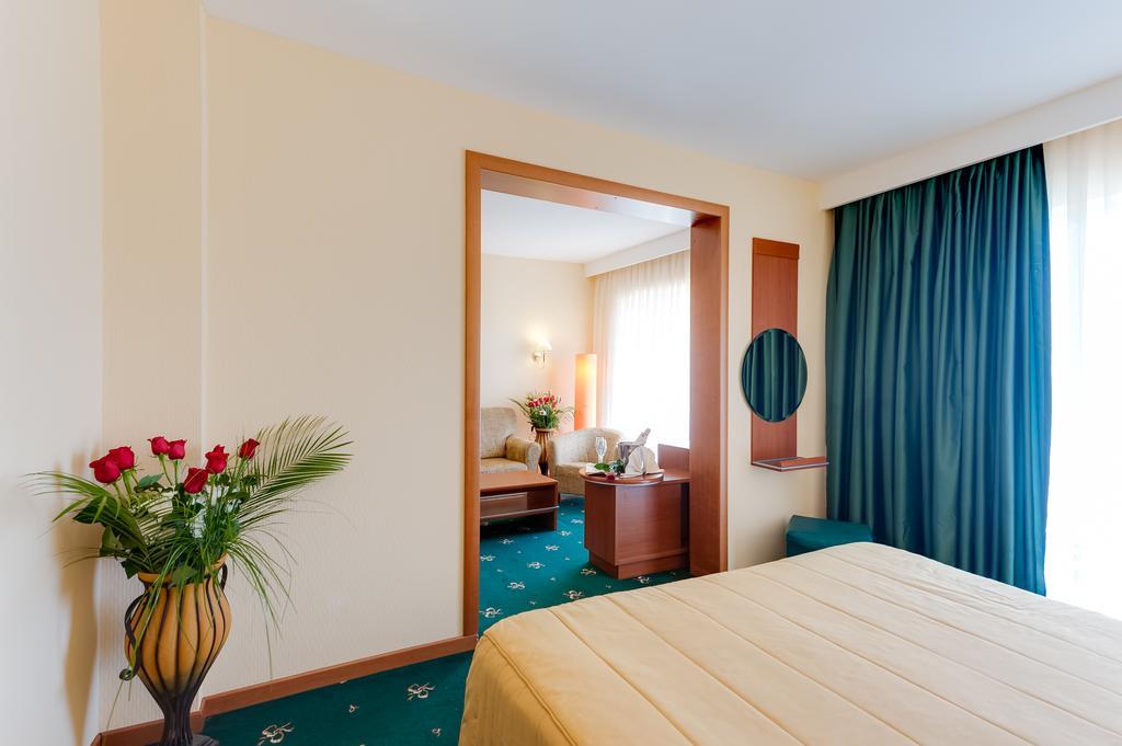 Hotel Palas Мамая Экстерьер фото