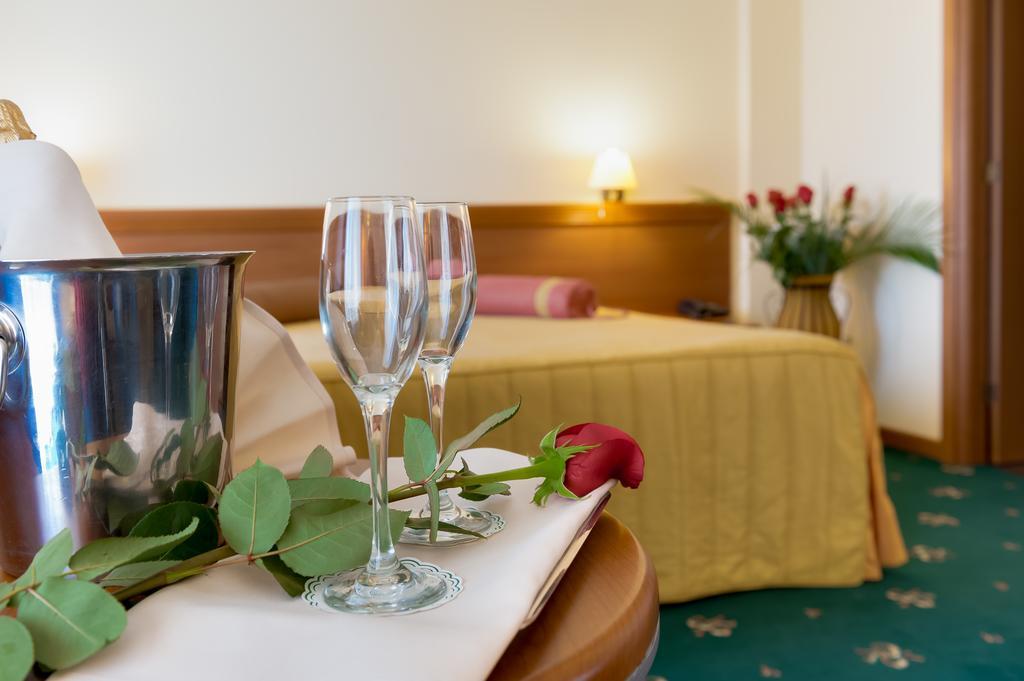 Hotel Palas Мамая Экстерьер фото